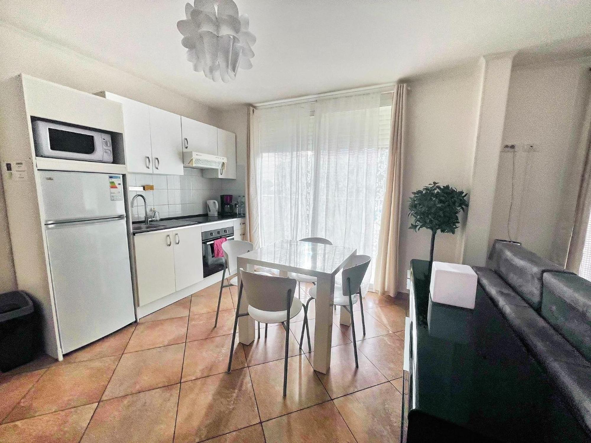 Direct Monaco 2 Pieces Devant Piscine *