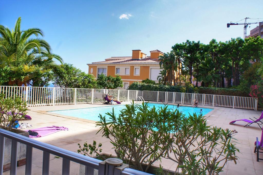 Direct Monaco 2 Pieces Devant Piscine * Beausoleil